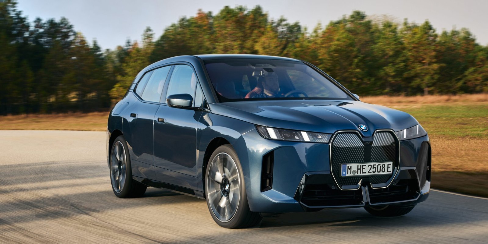 BMW Is Killing the iX in America—And It's Actually the Right Call