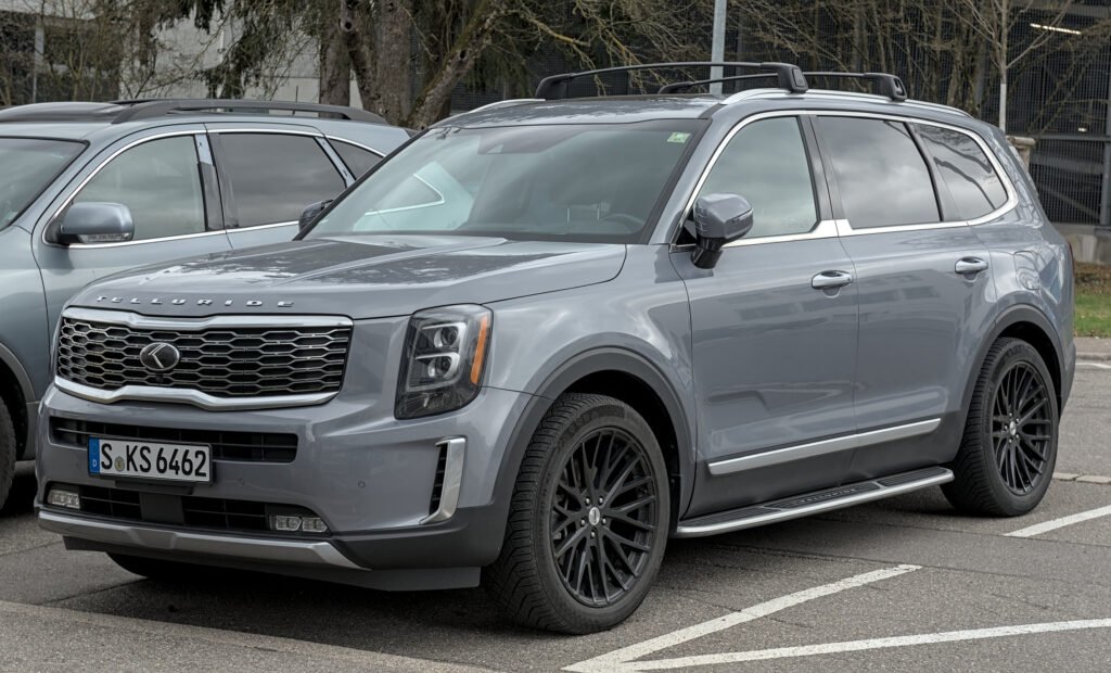 Kia's Redesigned 2027 Telluride Hybrid Is Here to Remind You Three-Row SUVs Still Matter
