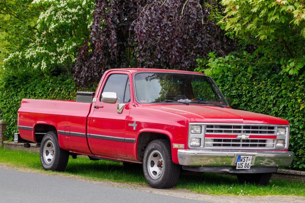 This $1,100 Japanese Kei Truck Does What A Silverado Never Will
